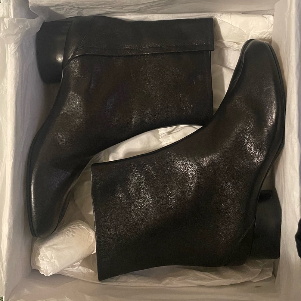 Maison Margiela - Black Low Heel TABI Boot Women's US 7.5/EU 37.5- Leather